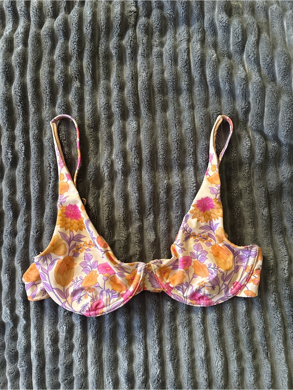 Arnhem floral bikini top size 8